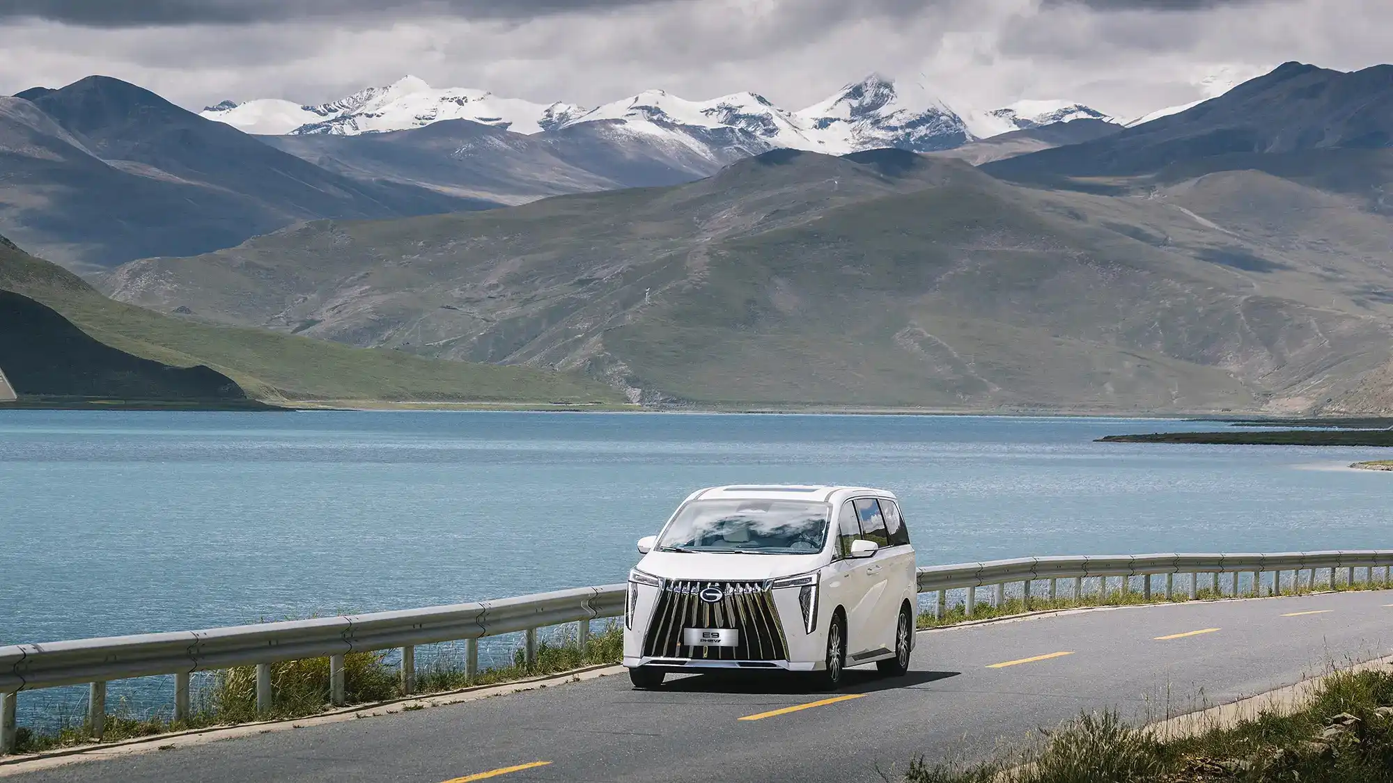 GAC E9 — Luxury PHEV MPV